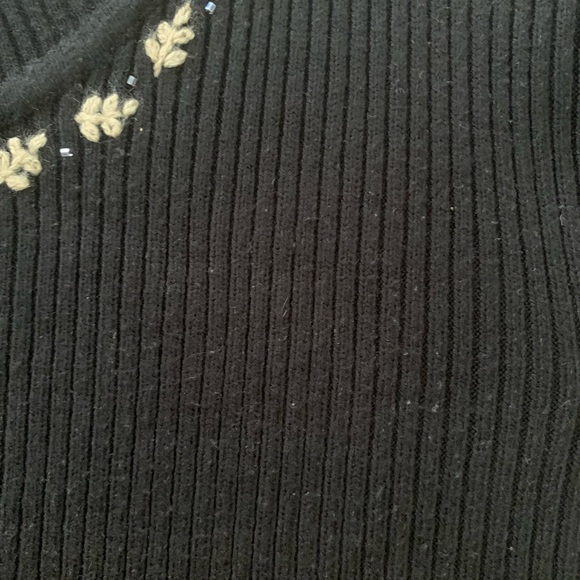 💕Clearance💕 Black Sweater Size M - Picture 5 of 6